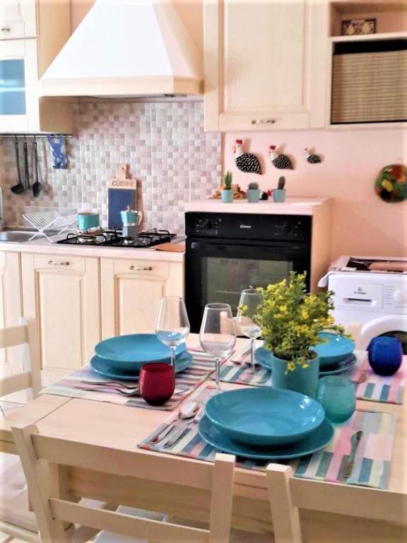 Casa vacanze Donna Manu', In Posizione Centralissima, Tra Stazione Centrale, Metro E Aeroporto *