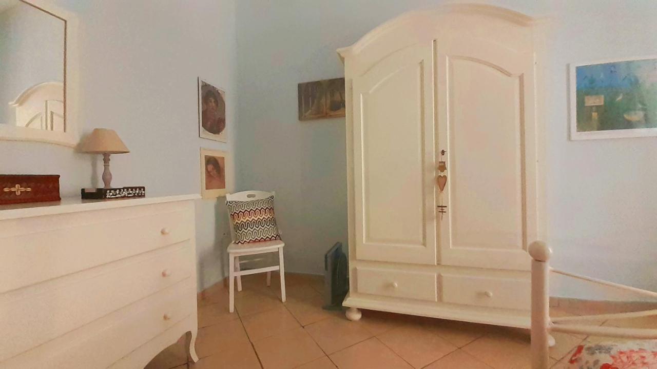 Casa vacanze Donna Manu', In Posizione Centralissima, Tra Stazione Centrale, Metro E Aeroporto